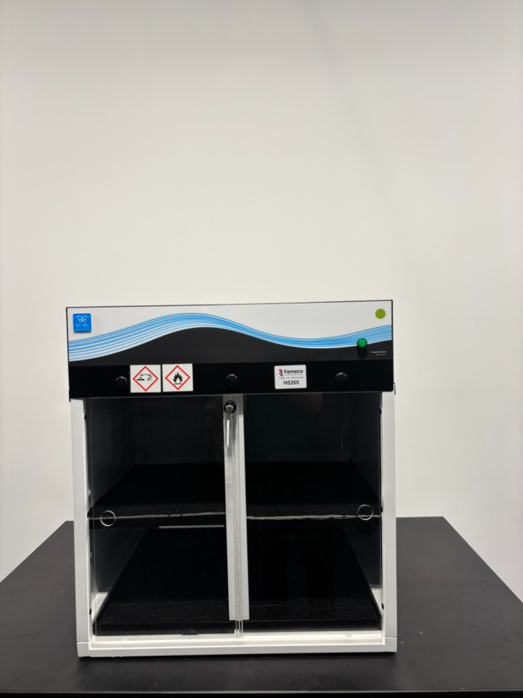 Image of Erlab Captair 632B Midcap Laboratory furniture Enclosed Workspaces